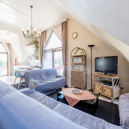 Hawthorn 3-1 Spacious Family Apartment
